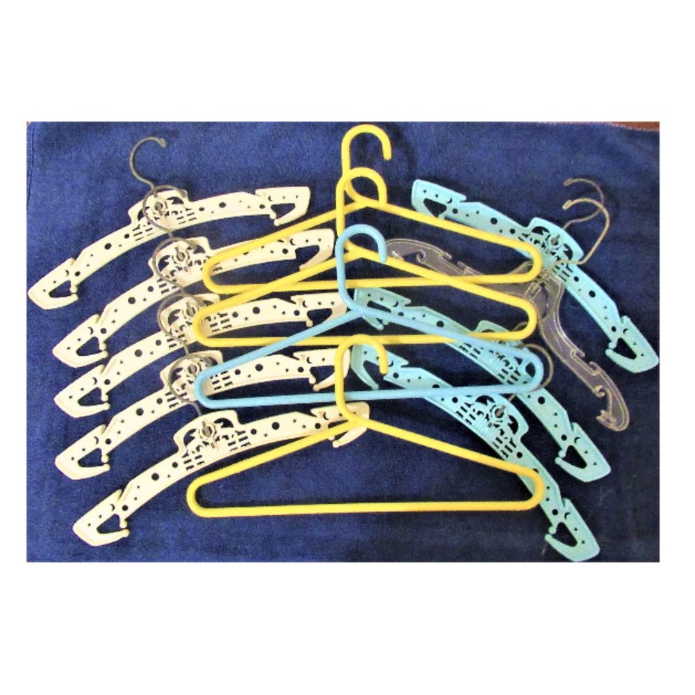 sturdy baby clothes hangers incl. handy bottom hooks